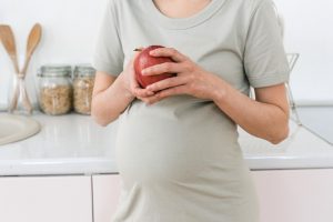 التغذية وطفل الأنابيب: كيف يؤثر طعامك على فرص الحمل؟