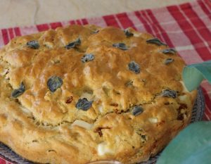 كعكة مالحة بالزعتر والجبنة