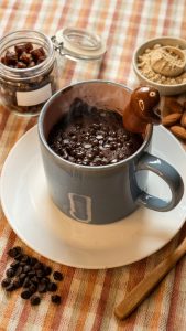 كيك الميكروويف بالشوكولاتة بدون سكر